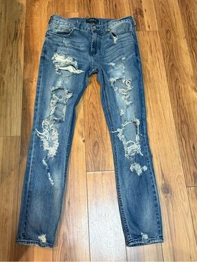 PacSun Women's Straight Leg Distressed Blue Jeans